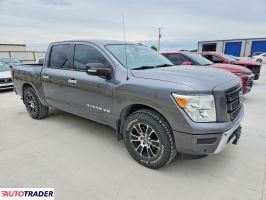 Nissan Titan 2020 5