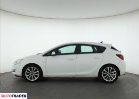 Opel Astra 2010 1.4 138 KM