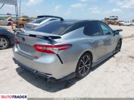 Toyota Camry 2020 3