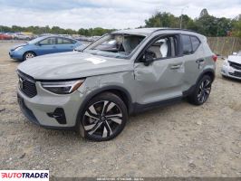 Volvo XC40 2025 2