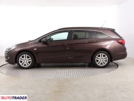 Opel Astra 2017 1.4 99 KM