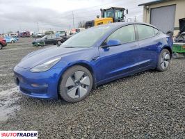 Tesla Model 3 - zobacz ofertę