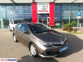Toyota Auris 2016 1.8 135 KM Toyota Auris 2016 1.8 135 KM