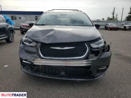 Chrysler Pacifica 2022 3