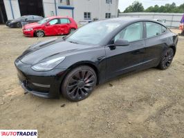 Tesla Model 3 - zobacz ofertę