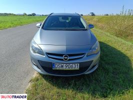 Opel Astra 2012 1.4 140 KM