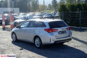 Toyota Auris 2014 1.4 90 KM Toyota Auris 2014 1.4 90 KM