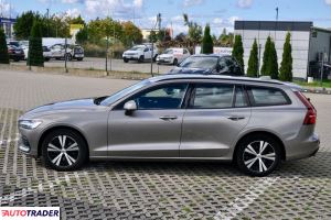 Volvo V60 2021 2.0 163 KM