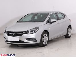 Opel Astra 2018 1.4 123 KM