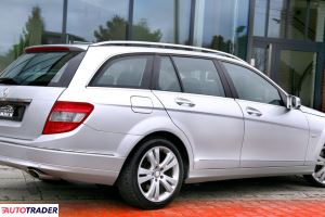 Mercedes C-klasa 2009 3.5 272 KM