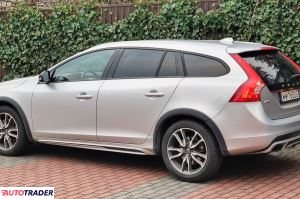 Volvo V60 Cross Country 2016 2.5 254 KM