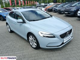 Volvo V40 2018 1.5 152 KM