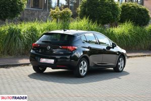 Opel Astra 2018 1.4 125 KM