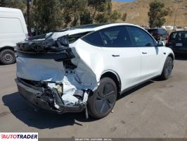 Tesla Model Y 2026