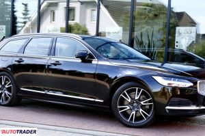 Volvo V90 2023 2.0 310 KM