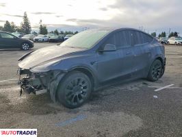 Tesla Model Y - zobacz ofertę