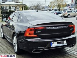 Volvo S90 2017 2.0 235 KM