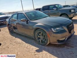 Chrysler 300C 2021 3