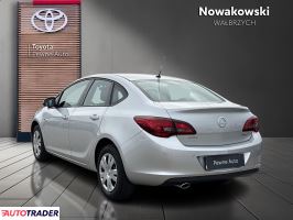 Opel Astra 2018 1.4 140 KM