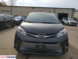 Toyota Sienna 2020 3