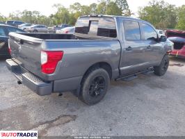 Nissan Titan 2022 5