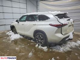 Toyota Highlander 2021 3