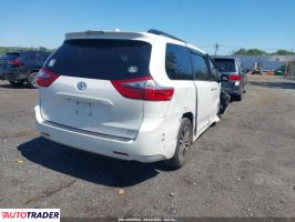 Toyota Sienna 2020 3