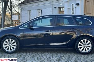Opel Astra 2011 1.4 120 KM
