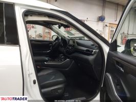 Toyota Highlander 2022 3