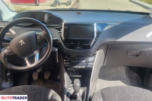 Peugeot 2008 2016 1.2 110 KM