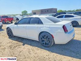 Chrysler 300C 2021 3