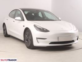 Tesla Model 3 2023 490 KM