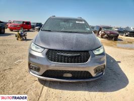 Chrysler Pacifica 2022 3