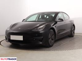 Tesla Model 3 2021 490 KM