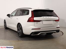 Volvo V60 2019 2.0 187 KM