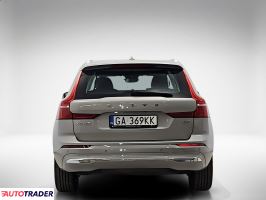 Volvo XC60 2023 2.0 197 KM