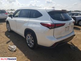 Toyota Highlander 2021 3