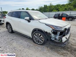 Toyota Highlander 2020 3