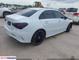 Mercedes 220 2022 2
