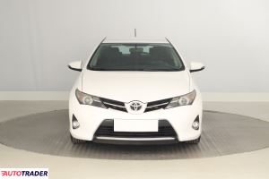 Toyota Auris 2014 2.0 122 KM
