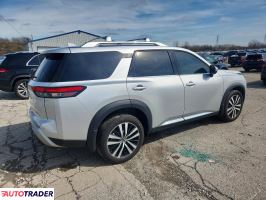 Nissan Pathfinder 2023 3