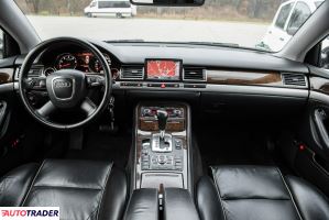 Audi A8 2006 4.2 350 KM