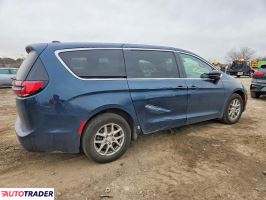 Chrysler Pacifica 2025 3