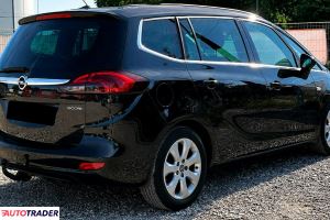 Opel Zafira 2014 1.4 140 KM
