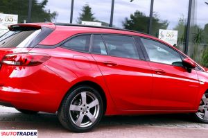 Opel Astra 2019 1.2 110 KM
