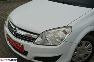 Opel Astra 2009 1.2 90 KM
