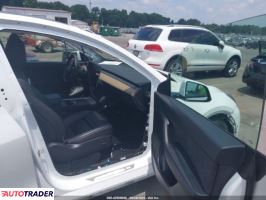 Tesla Model Y 2022 Tesla Model Y 2022