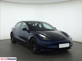 Tesla Model 3 - zobacz ofertę