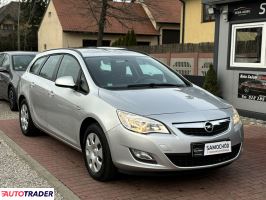 Opel Astra 2011 1.4 100 KM