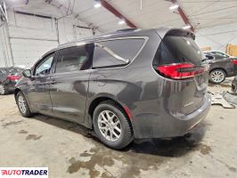 Chrysler Pacifica 2022 3